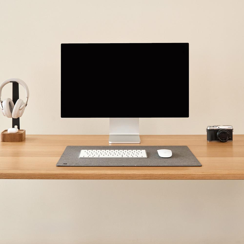 Tấm trải bàn làm việc NaturalSwift 55x35cm, màu ghi đậm