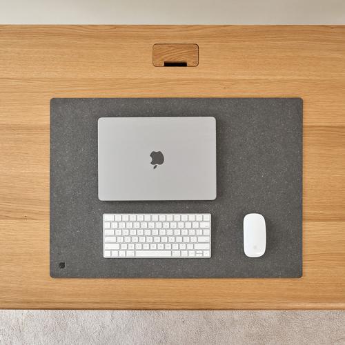 Tấm trải bàn làm việc NaturalSwift 66x47cm, màu ghi đậm