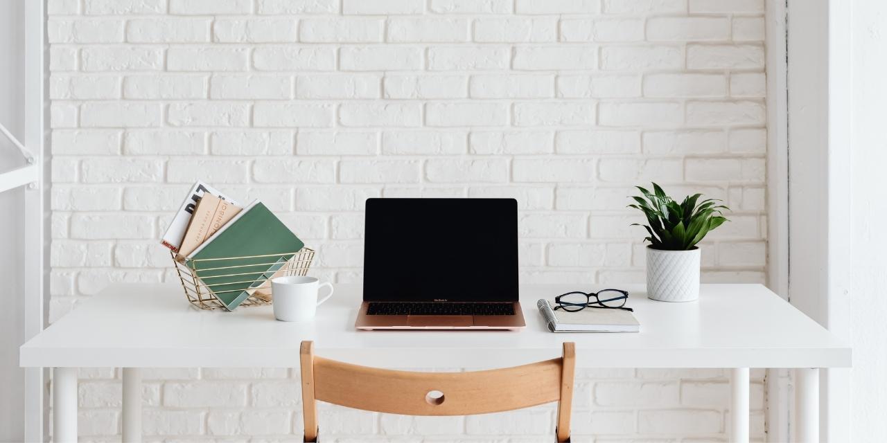 Bàn làm việc 1m6 x 80cm: Lựa chọn đẳng cấp cho trạm làm việc chuyên nghiệp