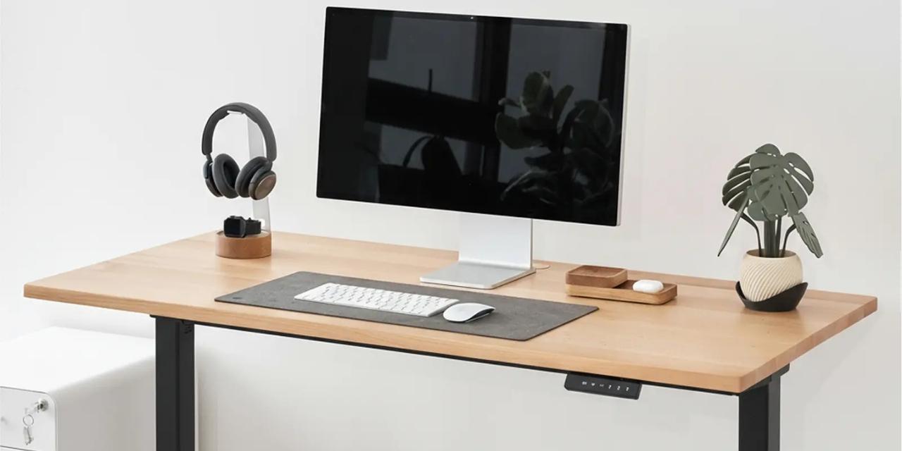 Bàn làm việc phong cách tối giản: Khi không gian gọn gàng giúp bạn làm việc tốt hơn