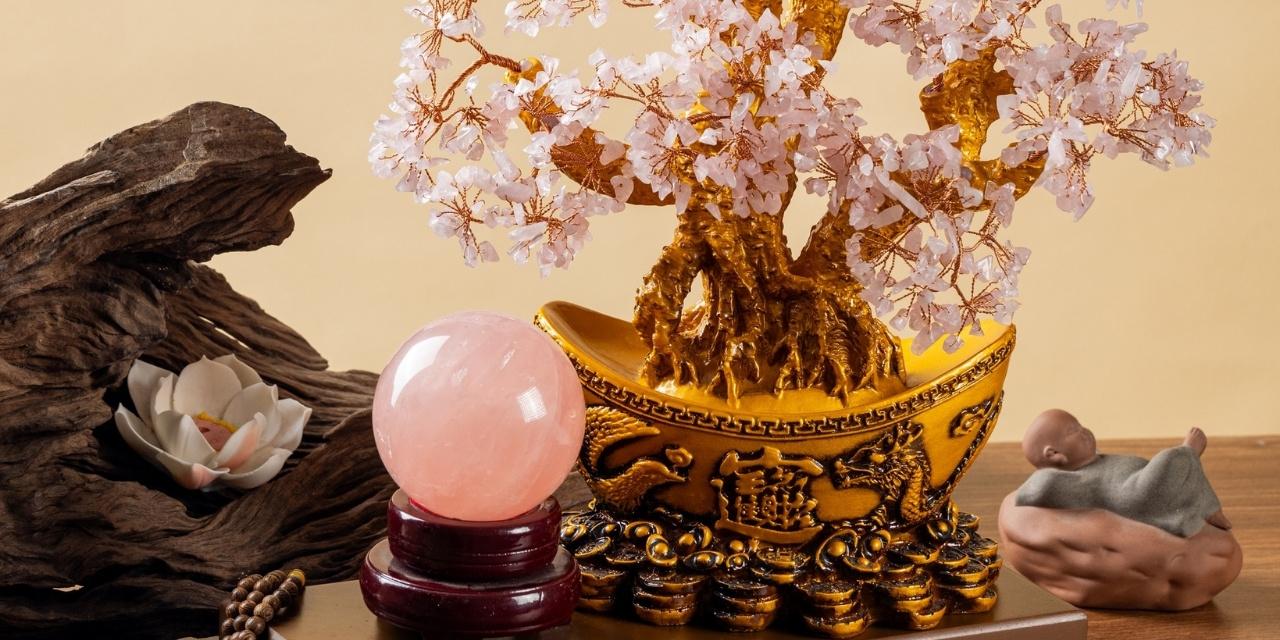 Khai Phá Năng Lượng May Mắn Với Đá Phong Thủy Để Bàn Làm Việc