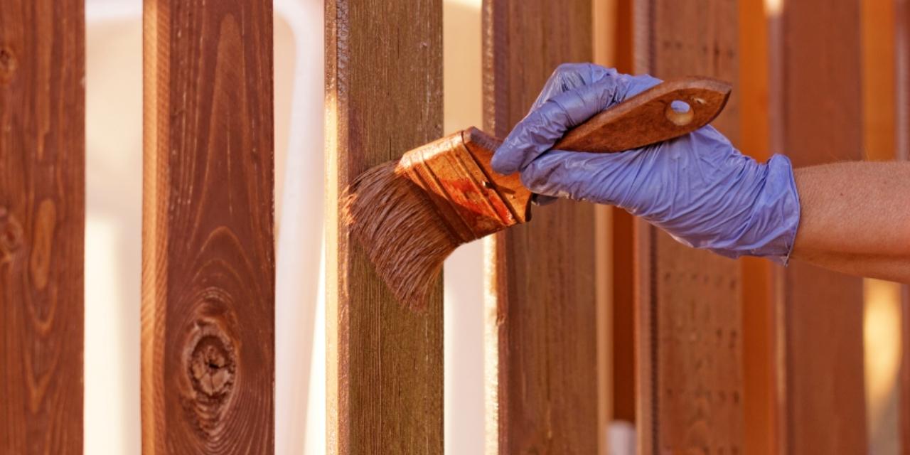 Dầu gốc là gì? Có phải dầu tự nhiên không? Ứng dụng trong gỗ và bàn làm việc